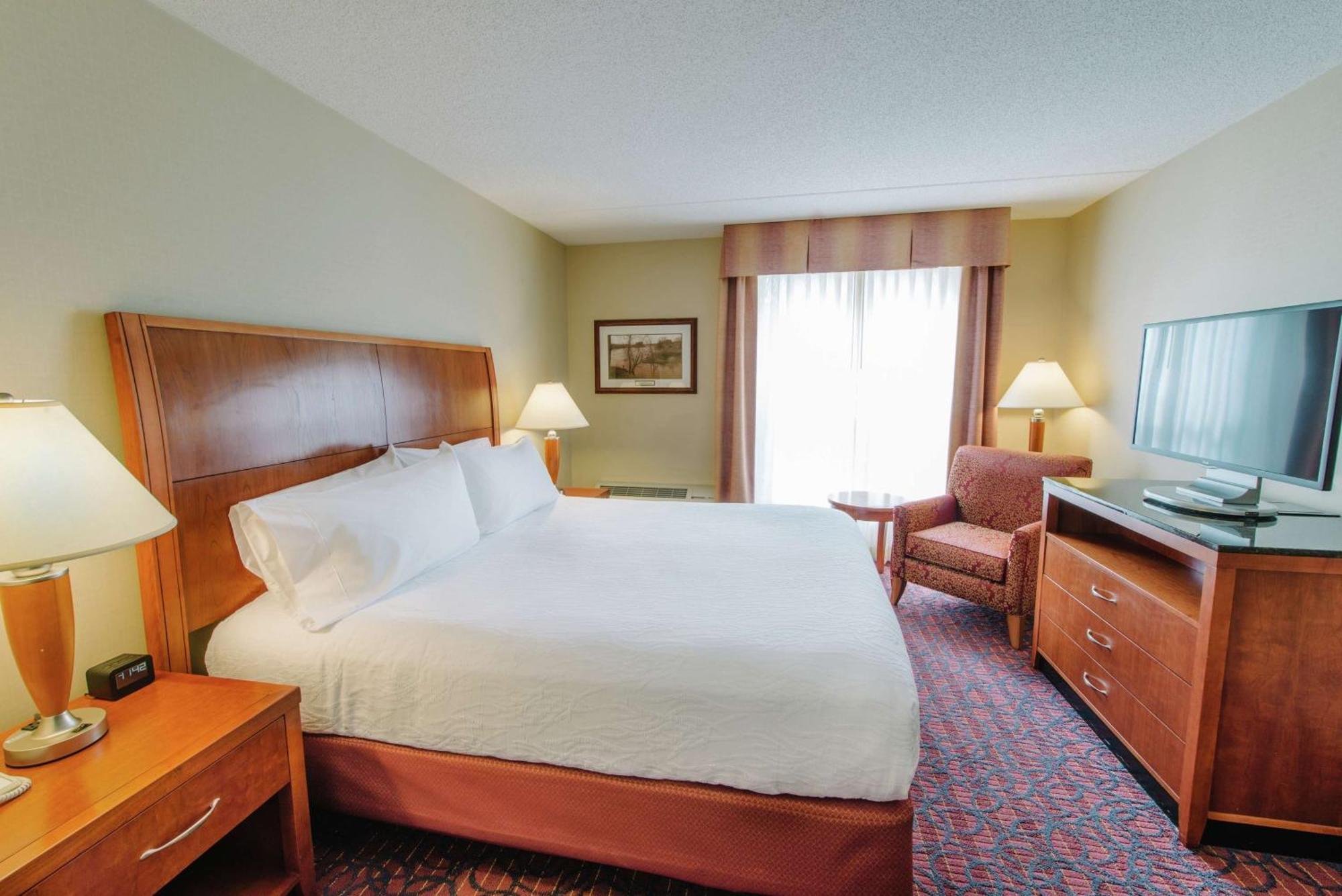 Hilton Garden Inn Manchester Downtown Exterior photo
