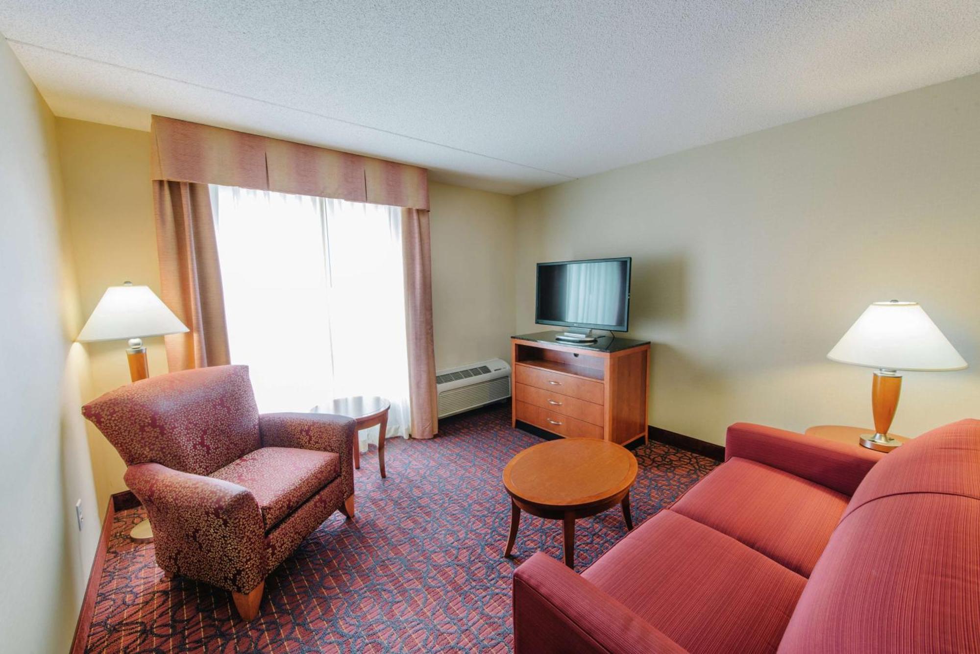 Hilton Garden Inn Manchester Downtown Exterior photo