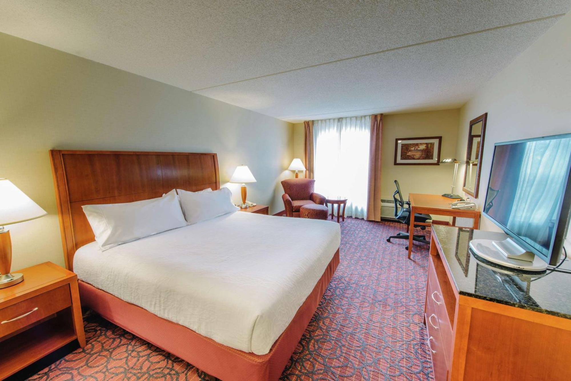 Hilton Garden Inn Manchester Downtown Exterior photo