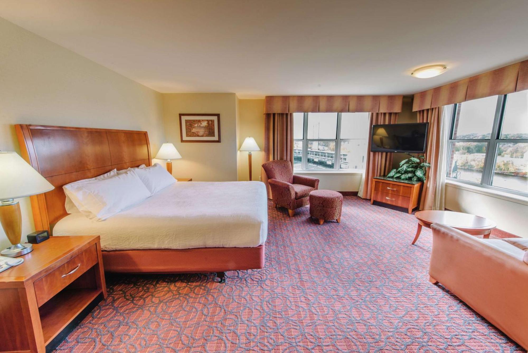 Hilton Garden Inn Manchester Downtown Exterior photo