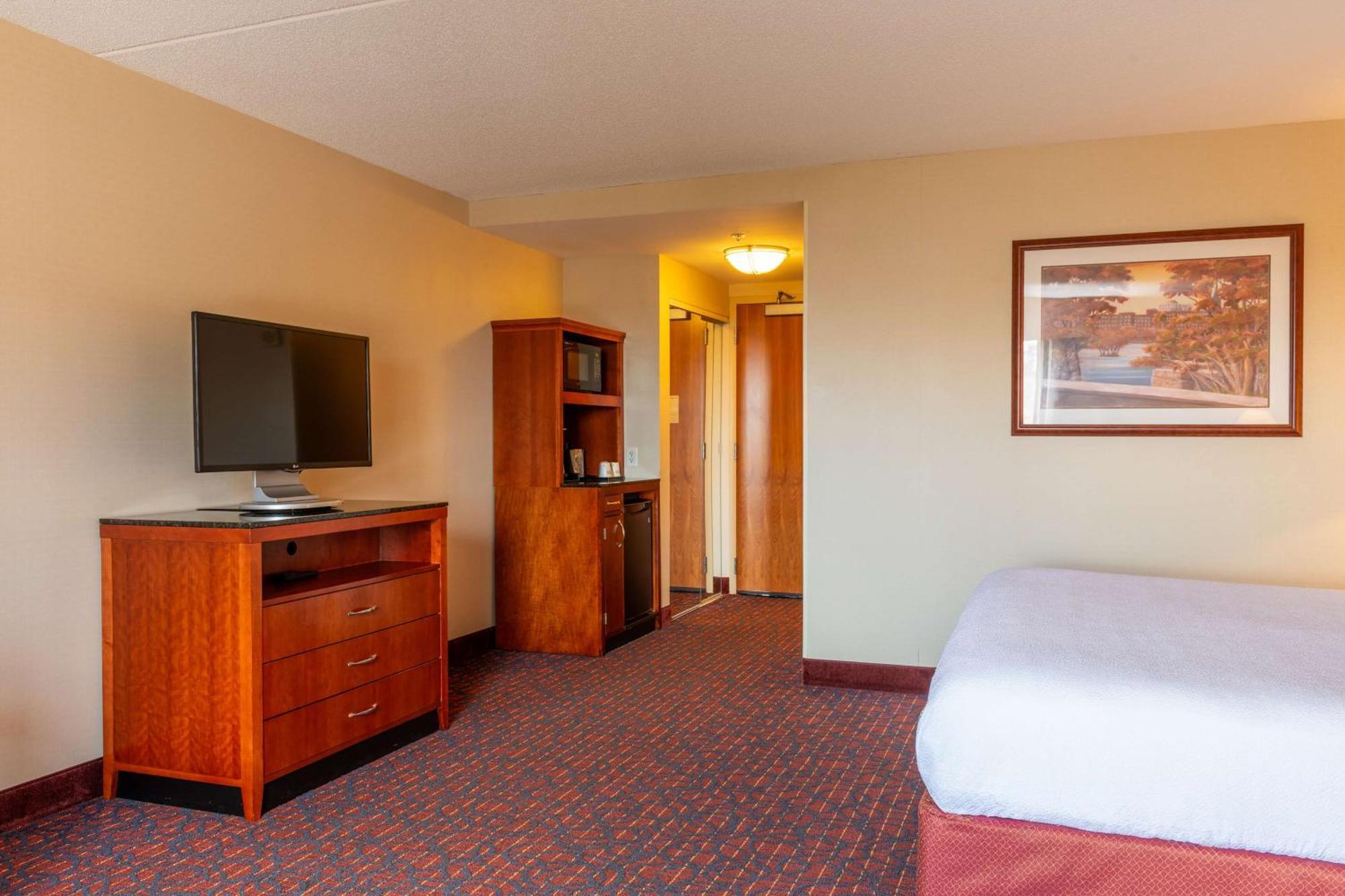 Hilton Garden Inn Manchester Downtown Exterior photo